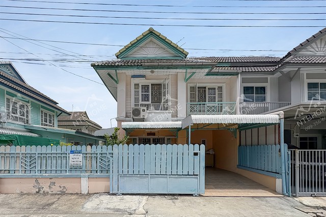 บ้านแฝด 2 ชั้น พฤกษา 19 บางบัวทอง ต่อเติมครบ ทำเลดี ใกล้เซ็นทรัล เวสต์เกต* พื้นที่ 35.1 ตร.ว. ฟังก์ชัน 3 ห้องนอน 2 ห้องน้ำ 1 ที่จอดรถ ต่อเติมโรงรถและครัวปิด+เคาเตอร์ แถมแอร์ ปั๊มน้ำแทงค์น้ำพร้อมใช้งาน มีสวนสาธารณะในโครงการ* โครงการอยู่ในซอยวัดลาดปลาดุก ใกล้เซเว่น โลตัส ธนาคาร ตลาดสด เซ็นทรัลเวสท์เกตและสถานีรถไฟฟ้าสายสีม่วง สถานี (ตลาดบางใหญ่) มีรถตู้ รถเมล์ไปตลาดบ�