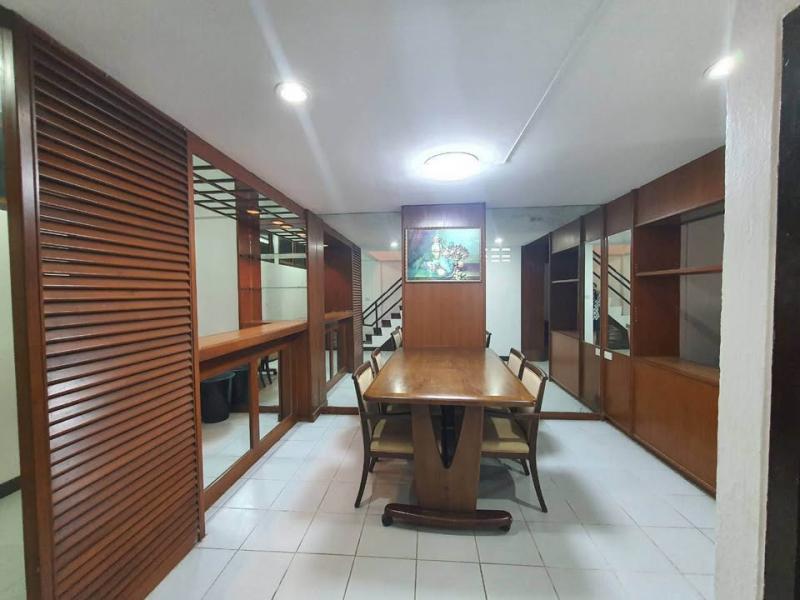 RTJ2376ให้เช่าทาวโฮม  สุขุมวิท 68 ใกล้ BTS อุดมสุข , ทางพิเศษเฉลิมมหานคร ด่านบางนาใกล้ห้าง   The Bangkok Mall แบงค็อก มอลล์และ เซ็นทรัล บางนาเนื้อที่ ประมาณ 24 ตารางวา 3 ห้องนอน · 2 ห้องน้ำ 2 ที่จอดรถสนใจติดต่อAgent : คุณเจี๊ยบ 092-851-6969ID Line :keti2522ราคาเช่า 35,000/เดือนซอย สุขุมวิท 68แขวงบางนาเหนือ เขตบางนา กรุงเทพมหานคร 10260การเดินทางและระบบขนส่ง• BTS อุดมสุข (ทางออก 4) อยู่ห่างจากปากซอยเพียงประมาณ 300 เมตร (เด�
