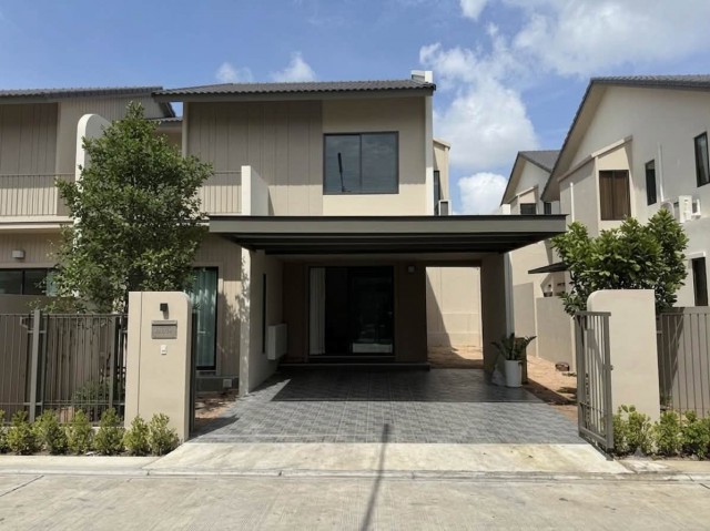 AOM 3190โครงการ Engel Haus – พร้อมอยู่ พร้อมเฟอร์ ทำเลดี ใกล้โรงเรียนนานาชาติ (เพื่อนบ้านมีแต่ต่างชาติสงบเงียบ สังคมในหมู่บ้านดีครับ) ทำเล: โรงโป๊ะ / ตะเคียนเตี้ยใกล้ โรงเรียนนานาชาติ Rugby  Regent และสนามกอล์ฟ  และ Wisdom Valley (ที่จัดtomorrowland Thailand 2026 )ห่างจากทางขึ้นมอเตอร์เวย์สาย7  เพียง5 นาทีห่างจาก พัทยา เพียง20นาที ห่างจากเซนทรัล ศรีราชา 15นาทีเงียบสงบ สามารถเข้าออกได้หลายเส้นทาง มีเซเว่นห
