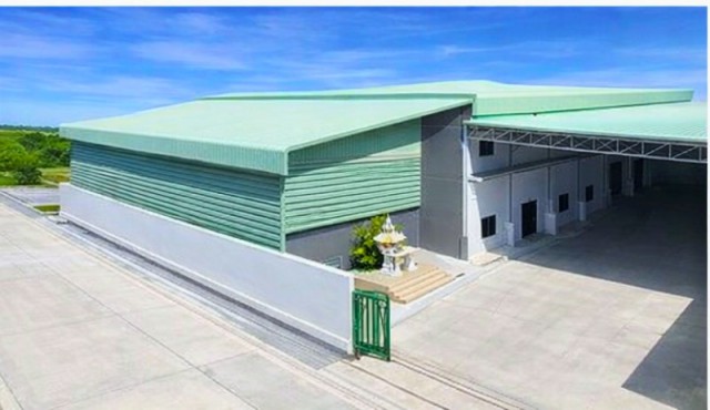 โกดังพร้อมสำนักงาน บางขุนเทียน-ชายทะเล16-24 ให้เช่าคลังสินค้า  750 ตร.ม.  ใกล้ไทยพันธุ์แท้ สะแกงาม 700 ม. 59,999 บาท/เดือน แข็งแรง หลังคาสูงโปร่ง ระบายอากาศดี พื้นรับน้ำหนักได้มาก เหมาะสำหรับจัดเก็บสินค้าหลากหลายประเภท พร้อมพื้นที่จอดรถ และจุดขนถ่ายสินค้ามีหลังคา รถบรรทุกขนาดใหญ่ และรถคอนเทนเนอร์ เข้า-ออกสะดวก ทำเลเชื่อมต่อถนนบางขุนเทียน-ชายทะเล พระราม 2 และบางกระด�