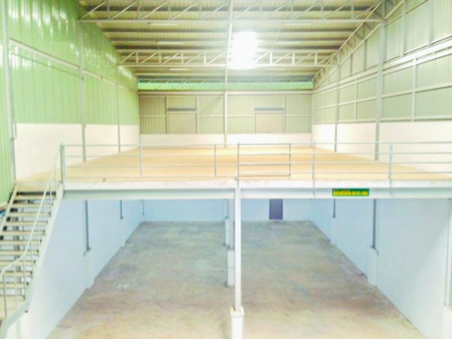 บางขุนเทียน-ชายทะเล ให้เช่าคลังสินค้า โกดังพร้อมสำนักงาน  ห้องน้ำ ทำเลเทียนทะเล 16-24  ใกล้ไทยพันธุ์แท้ สะแกงาม 700 ม.พื้นที่คลังสินค้า 750 ตร.ม.อาคารแข็งแรง หลังคาสูงโปร่ง ระบายอากาศดี พื้นรับน้ำหนักได้มาก เหมาะสำหรับจัดเก็บสินค้าหลากหลายประเภท พร้อมพื้นที่จอดรถ และจุดขนถ่ายสินค้ามีหลังคา รถบรรทุกขนาดใหญ่ และรถคอนเทนเนอร์ เข้า-ออกสะดวก ทำเลเชื่อมต่อถนนบางข�
