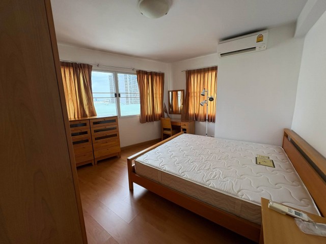 City Home Sukhumvit spacious 9th floor BTS Udomsuk***Property sales/rental services and consultation available. Contact us anytime.***For more details, photos, or to schedule a viewing:Contact Ekachai (Aui)T. 089-799-5598Line ID: @auiauiaui001 (Add @ at the beginning)---------------------------------------------------------------Room Type: 1 Bedroom, 1 BathroomSize: 50 sq m, 9th floorNew, clean, beautifully decorated, ready to move in.Details--------------------------------------------------------------Rental Price: 15,000 THB per month--------------------------------------------------------------*Nearby landmarks (Information based on Google Map)1. Central Bangna Shopping Mall2. Mega Bangna Shopping Mall3. Berkeley International School4. Thainakarin Hospital5. BITEC Bangna6. BTS Udom Suk Station--------------------------------------------------------------Tag: BTS, BTS Udom Suk, City Home, City Home Sukhumvit, City Home Condo, Sukhumvit Condo, Udom Suk Condo, Condo near BTS Udom Suk, 