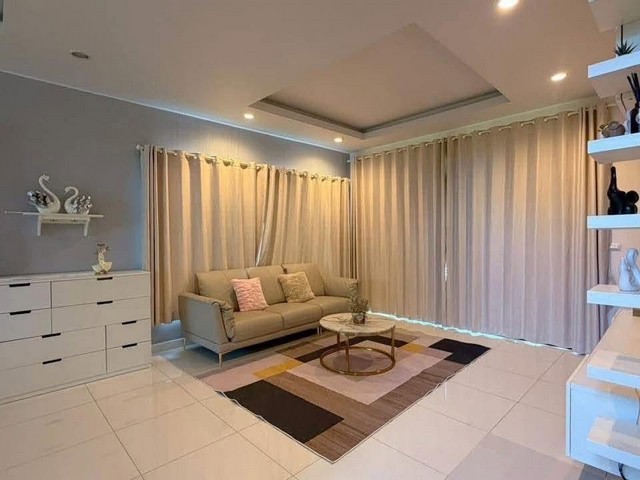 รหัสC7316 บ้านสวยพร้อมอยู่ บ้านเดี่ยว 2ชั้น โครงการเอโทล จาวาเบย์ ถนนกิ่งแก้ว บางพลี สมุทรปราการ#ForRent  #ให้เช่า #เอโทลจาวาเบย์บ้านเดี่ยว 2ชั้น โครงการเอโทล จาวาเบย์ ถนนกิ่งแก้ว บางพลี สมุทรปราการเนื้อที่ 70 ตารางวา 4 ห้องนอน3 ห้องน้ำที่จอดรถ 2 คันสิ่งอำนวยความสะดวกครบครัน - คลับเฮาส์ - ฟิตเนต - สระว่ายน้ำ - สนามเด็กเล่น - ระบบรักษาความปลอดภัยตลอด 24 ชั่วโมง บ้านตกแต่งรีโน�