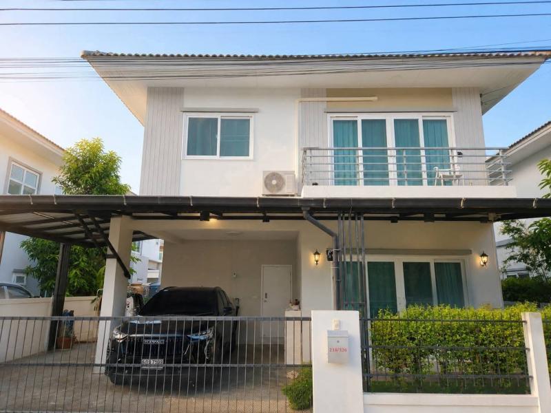 ขายบ้านแฝด 2 ชั้น สไตล์บ้านเดี่ยว โครงการหมู่บ้านคุณาลัย พรีม (Kunalai Preem)นนทบุรี ที่ตั้ง : ตำบลพิมลราช อำเภอบางบัวทอง จังหวัดนนทบุรี 11110ขนาดพื้นที่ : 40 ตารางวาขนาดพื้นที่ใช้สอย : 140 ตารางเมตรรายละเอียด-3 ห้องนอน -3 ห้องน้ำ-1 ห้องครัว-ที่จอดรถ 2 คัน-อายุบ้านประมาณ 5–6 ปีจุดเด่นที่ทำให้บ้านหลังนี้น่าเป็นเจ้าของ-บ้านไม่ติดกัน เดินได้รอบตัวบ้าน ให้ความรู้สึกเป็นส่วนตัวมากข�