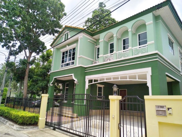 รหัสทรัพย์ 69200ให้เช่า บ้านเดี่ยวหมู่บ้าน อิมเมจ เพลส พุทธมณฑลสาย 4 หลังมุม พิกัดที่ตั้ง : ถนนพุทธมณฑลสาย 4 ตำบลกระทุ่มล้ม อำเภอสามพราน จังหวัดนครปฐม รายละเอียดทรัพย์ - ให้เช่า บ้านปรับปรุงตกแต่งใหม่ ทั้งหลัง - ขนาดที่ดิน 65 ตารางวา พื้นที่ใช้สอยประมาณ 165 ตาราเมตร - 4 ห้องนอน 3 ห้องน้ำ 1 ห้องรับแขก 1 ห้องครัว - ภายในบริเวณบ้านมีพื้นที่สีเขียวตกแต่งสวน - สามารถจอดรถในบ้า