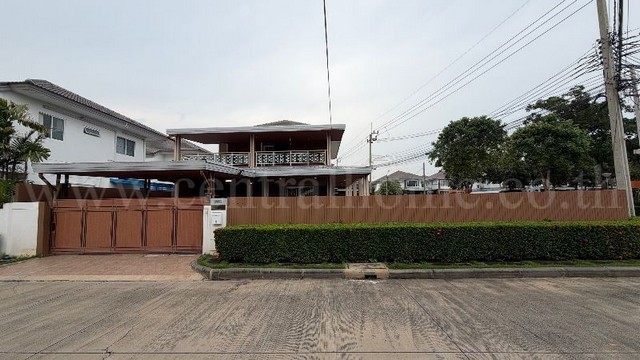 รหัสทรัพย์ : 7174บ้านเดี่ยว 2&nbsp; ชั้น โครงการเทรนดี้ธาราบางใหญ่ 110 ตรว. แปลงมุม ใหญ่สุดในโครงการ ต่อเติมแข็งแรงพร้อมอยู่บ้านสวยมากที่ตั้ง :&nbsp;ซอยวัดลาดปลาดุก ตำบลบางคูรัด อำเภอบางบัวทอง จังหวัดนนทบุรี 11110รายละเอียดทรัพย์- บ้านเดี่ยว 2 ชั้น เนื้อที่ 110 ตารางวา&nbsp;พื้นที่ใช้สอย 200 ตารางเมตร- 4 ห้องนอน, 2&nbsp;ห้องน้ำ,&nbsp;1 ห้องรับแขก, 1 ห้องครัว, 4 ที่จอดรถ- ผ้าม่าน, ปั๊มน้ำ+แทงค์ 1 ชุด