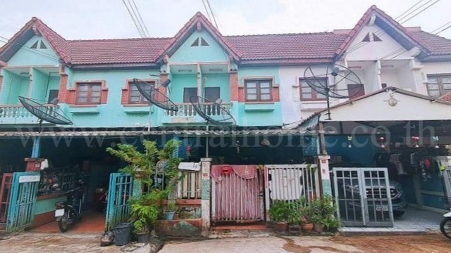 รหัสทรัพย์ N1358ทาวน์เฮ้าส์ 2 ชั้น พูนสุข หนองขาม สำหรับพักอาศัย หรือซื้อลงทุนรีโนเวต ถูกสุดในโครงการที่ตั้ง :&nbsp;ใกล้มอเตอร์เวย์ ตำบลหนองขาม อำเภอศรีราชา จังหวัดชลบุรี 20110รายละเอียดทรัพย์- ทาวน์เฮ้าส์ 2 ชั้น พูนสุข หนองขาม สำหรับพักอาศัย หรือซื้อลงทุนรีโนเวต ถูกสุดในโครงการ- ขนาดเนื้อที 16&nbsp;ตารางวา,&nbsp;พื้นที่ใช้สอยตัวบ้าน 100 ตารางเมตร- ใกล้อัสสัมชัญ-ศรีราชา ราคาถ�