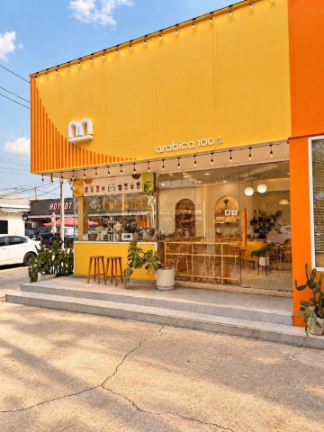 สนใจติดต่อ #นัดเข้าชมร้าน คุณเน 06-3536-3645เซ้ง ร้านกาแฟ  ร้านสวยมาก #พระราม2 #ติดถนนใหญ่ #มองเห็นง่ายข้าง BigC พระราม 2 #ตรงข้ามCentralพระราม2พร้อมอุปกรณ์ครบ เปิดขายต่อได้เลย#คาเฟ่สไตล์มินิมอล บรรยากาศอบอุ่น ตกแต่งสวย -เซ้งเพียง 820,000 บาท -ลงทุนตกแต่งและอุปกรณ์กว่า 2,500,000+++ บาท-มีพื้นที่หน้าร้านเพิ่มเติม ไม่รวมในพื้นที่ 64 ตร.ม.-มีที่จอดรถสะดวกสบายอุปกรณ์ที่ได้รับ* เครื่องชงกาแฟ SANR
