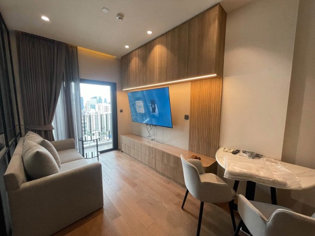 Muniq Sukhumvit 23 - Pet Friendly Condo for RentLocation: Sukhumvit 23 (Soi Prasanmit), Khlong Toei Nuea, Watthana, BangkokRoom details- 1 Bedroom / 1 Bathroom- Size: 43.5 sq.m.- Floor: 24- Pet friendly- Fully furnished, brand new mattress, built-in wardrobe and TV wall- Available from 5 November 2026Rental: 45,000 THB/monthNearby- MRT Sukhumvit within walking distance- BTS Asoke connected to MRT Sukhumvit at the Asoke intersection- Terminal 21 and Interchange 21 approx. 280 m- Metro Mall MRT Sukhumvit approx. 460 m- Asoke CBD offices, restaurants and convenience stores at the soi entrance- Suvarnabhumi Airport approx. 30 min by carProject facilities- Saltwater pool, Jacuzzi and sauna on 35th floor- Gym, private theater and rooftop lounge on 36th floor- 24-hr security, CCTV, key card access, parkingContact Aekachai (Aui)T. 089-799-5598Line ID : @auiauiaui001 (add @ in front)