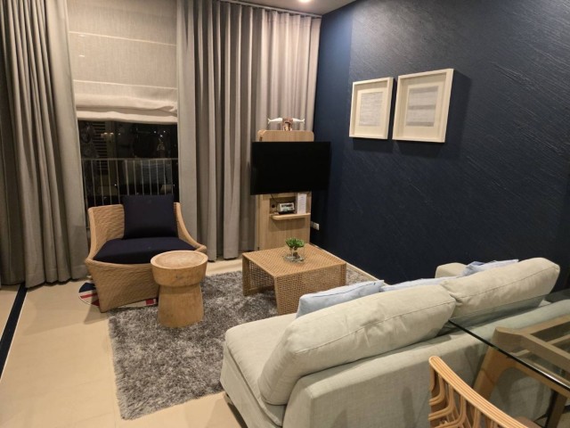 Sea Breeze Living! คอนโดติดหาดส่วนตัว บ้านทิวทะเล บลูแซฟไฟร์ ชะอำ-หัวหิน.TPI-3527.ที่ตั้ง : โครงการ บ้านทิวทะเล บลูแซฟไฟร์ ถ.เพชรเกษม ต.ชะอำ อ.ชะอำ จ.เพชรบุรีhttps://maps.app.goo.gl/k5kvtqyqBRqWFDFg7?g_st=ic.ข้อมูลห้องชุด- ขนาดพื้นที่ใช้สอย : 36.61 ตารางเมตร- ชั้น : ชั้น 7- ฟังก์ชัน : 1 ห้องนอน / 1 ห้องน้ำ / 1 ห้องครัว.จุดเด่นของโครงการและทำเล- ติดชายหาดส่วนตัว : เดินจากโครงการลงหาดได้ทันที บรรยากาศเงียบสงบ เป็นส่วนตัว ไม่�