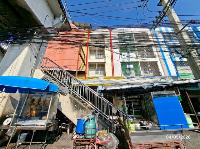 ขายอาคารพาณิชย์ปทุมธานี 4 ชั้น มีชั้นลอย  โครงการ เปี่ยมสุขการ์เด้นวิลล์    ถนน กรุงเทพ - ปทุมธานี ตำบล บางเดื่อ อำเภอ เมืองปทุมธานี จังหวัด ปทุมธานี  ราคาโปรโมชั่น  4,783,000  บาท    ลดจาก  6,150,000   บาท ราคาโปรโมชั่นตั้งแต่วันที่ 1 กรกฎาคม 2569 – 30 กันยายน 2569  รายละเอียดทรัพย์ -  เนื้อที่ 20.00 ตร.ว.  พื้นที่ใช้สอย 248.00 ตร.ม. -  4 ห้องนอน 3 ห้องน้ำ   -  1 ที่จอดรถ  -  บ้านหันไปทางทิศ ตะวันออก   พิกัดทรัพย�