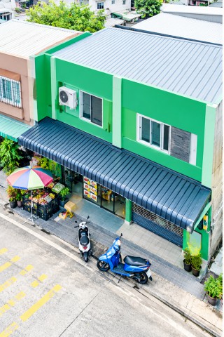 อาคารพาณิชย์ 2คูหา 2ชั้น สุทธิสารวินิจฉัย  ลาดพร้าว รร.นานาชาติ BEYC 350ม. 64,998บาทต่อเดือน ให้เช่าย่านลาดพร้าว46-52 ใจกลางตลาด แหล่งชุมชน ใกล้ดีไซน์วิลเลจ รัชดา 800 ม. 1 นอน 1 น้ำ ที่ดิน 35 ตร.ว.พื้นที่ใช้สอย 200 ตร.ม. เหมาะสำหรับค้าขาย เปิดร้านค้า สำนักงาน หรือทำธุรกิจ เดินทางสะดวก เชื่อมต่อถนนหลักหลายสาย และรถไฟฟ้าMRTได้ง่าย  Two-unit two-story commercial building for rent SutthisanWinitchai LatPhrao LatPhrao46–52 Located in a busy market community near BEYC International S