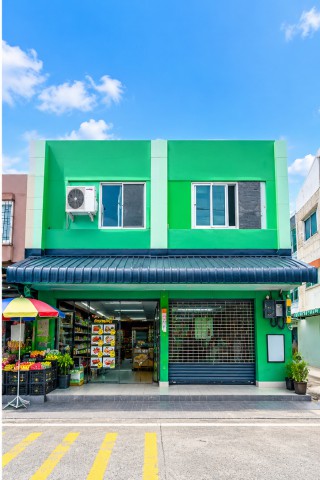 สุทธิสารวินิจฉัย  ลาดพร้าว รร.นานาชาติ BEYC 350ม. อาคารพาณิชย์ 2คูหา 2ชั้น ให้เช่าย่านลาดพร้าว46-52 ใจกลางตลาด แหล่งชุมชน ใกล้ดีไซน์วิลเลจ รัชดา 800 ม. 1 นอน 1 น้ำ ที่ดิน 35 ตร.ว.พื้นที่ใช้สอย 200 ตร.ม. เหมาะสำหรับค้าขาย เปิดร้านค้า สำนักงาน หรือทำธุรกิจ เดินทางสะดวก เชื่อมต่อถนนหลักหลายสาย และรถไฟฟ้าMRTได้ง่าย  64,999 บาทต่อเดือนSutthisanWinitchai LatPhrao Two-unit two-story commercial building for rent in the LatPhrao46–52 Located in a busy market community near BEYC Internat