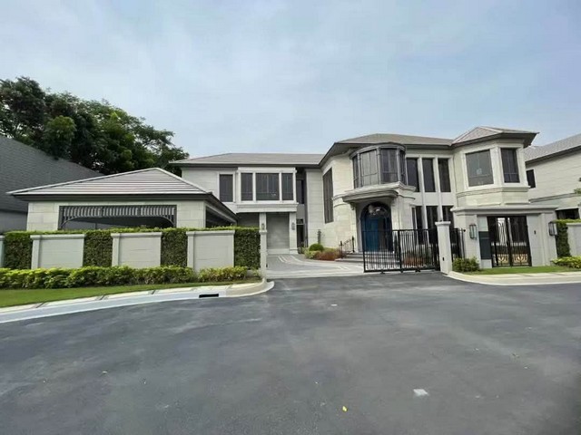 ขายบ้านเดี่ยวหรู 203 ตรว. 5 ห้องนอน โครงการนาราสิริ กรุงเทพกรีฑา Narasiri Krungthepkreetha ใกล้ไบรท์ตัน คอลเลจ *** ราคาขายพิเศษ 65 ล้านบาท (ลดจาก 98 ล้านบาท) ติดต่อ::  ชยา โทร/ID Line:: 0942823961   Link Line:: https://line.me/ti/p/3xFA1An8Kcรหัส# T26-1379บ้านหรู นาราสิริ กรุงเทพกรีฑา Narasiri Krungthepkreethaโครงการหรูระดับ Top Ultra Luxury Collection จากแสนสิริo ขนาดที่ดิน 203 ตรวา.o พื้นที่ใช้สอย 687 ตรม.o 5 ห้องนอน 6 ห้องน้ำo 2 ห้องแม่บ้าน 3 ห้องเก็บของ ห้องพักผ่อนo บ้านขนาดให�