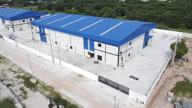 RK01150 โรงงานสร้างใหม่ บนพื้นที่ 4 ไร่  ขนาด 2,000 ตรม.ออฟฟิศภายใน 2 ชั้น หนองบอนแดง บ้านบึง ชลบุรีโกดัง หนองบอนแดง บ้านบึง ชลบุรี-โรงงานใหม่ให้เช่า ขนาด 2,000 ตรม.-ที่ดิน 4 ไร่-ไฟฟ้า 315 kva-ออฟฟิศภายใน 2 ชั้น-ห้องน้ำ 5 ห้อง-มีรั้วรอบโรงงาน-ค่าเช่า 260,000/เดือนWarehouse in Nong Bon Daeng, Ban Bueng, Chon Buri- New factory for rent, 2,000 sq.m.- 4-rai land plot- 315 kVA electricity supply- Two-story office space inside- 5 restrooms- Fenced perimeter- Monthly rent: 260,000 THBติดต่อAgent  :Mr. Denchai                  : 09-8481-8989                  :06-2839-4747 ID Line        :0984818989         