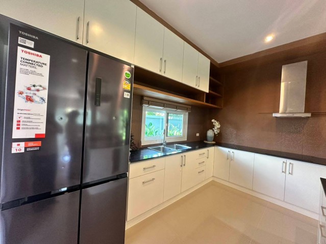บ้านหรูให้เช่า 55,000 บาท/เดือน | #หางดง เชียงใหม่บ้านหลังใหญ่ในโครงการคุณภาพ บรรยากาศดี สัมผัสการใช้ชีวิตที่ลงตัวในบ้านสวย บรรยากาศร่มรื่น รายล้อมด้วยธรรมชาติ ภายในโครงการเงียบสงบ เป็นส่วนตัว เหมาะสำหรับครอบครัวที่ต้องการพื้นที่ใช้สอยกว้างขวาง พร้อมสิ่งอำนวยความสะดวกครบครันรายละเอียดบ้าน- เนื้อที่ 115 ตารางวา- พื้นที่ใช้สอยประมาณ 277 ตารางเมตร- 4 ห้องนอน | 3 ห�