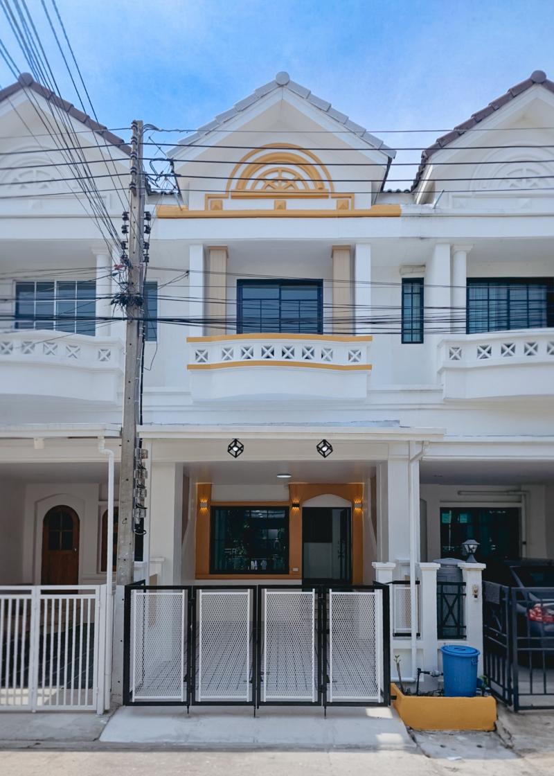 RealEstate 905-59มณีรินทร์ เลค แอนด์ พาร์ค no2 #WAN0202 ขายทาวน์เฮาส์แต่งใหม่ #มณีรินทร์เลคแอนด์พาร์ค345ที่ตั้ง : หมู่บ้านมณีรินทร์ เลค แอนด์ พาร์ค ถนน 345 ตำบลบางคูวัด อำเภอเมืองปทุมธานี จังหวัดปทุมธานี 12000ขนาดพื้นที่ 18 ตารางวา ราคาช็อคโลกเพียง 1,890,000 บาท (ฟรีค่าโอน!)✨ ทาวน์เฮาส์ 2 ชั้นครึ่ง ดีไซน์เล่นระดับโปร่งสบาย รีโนเวทใหม่หมดจรดทั้งระบบน้ำ-ไฟ ทำเคาน์เตอร์บาร์เพิ่มสุดเก๋ โครงการ