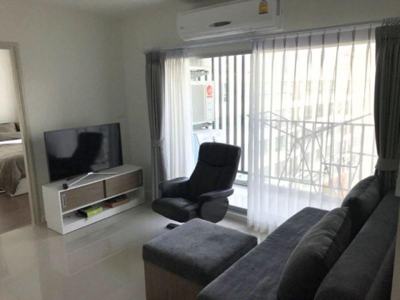 ให้เช่า 23,000/เดือน* ขาย 5.35 ล้านบาท*D Condo Nim - 2 BEDROOMวิวสวย โล่ง โปร่ง ลมดีคอนโดติด เซ็นทรัล เฟสติวัลเชียงใหม่มีทางเดินเชื่อมเข้าห้าง เดินได้สะดวกปลอดภัย.ชั้น 8, ตึก Aขนาด 60 ตร.ม. 2 ห้องนอน 2 ห้องนอน• ห้องครัว• เคาน์เตอร์ครัว + ระเบียง• เฟอร์นิเจอร์ครบ + เครื่องใช้ไฟฟ้าพร้อมห้องบรรยากาศดี เงียบสงบ ร่มตลอดทั้งวัน*ตกแต่งพร้อม หิ้วกระเป๋า เข้าอยู่ได้เลย.สิ่งอำนวยความสะดวก-สระว่�