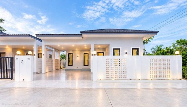 รหัสทรัพย์ : N1553บ้านเดี่ยว บ้านโจด ขอนแก่น บ้านมือหนึ่ง&nbsp;ทำเลศักยภาพที่ตั้ง&nbsp;:&nbsp;ถนนเลี่ยงเมืองขอนแก่น ตำบลบ้านเป็ด อำเภอเมืองขอนแก่น จังหวัดขอนแก่น 40000รายละเอียดทรัพย์- บ้านเดี่ยว ขนาดพื้นที่ 49.8 ตารางวา พื้นที่ใช้สอย 129 ตารางเมตร- 3 ห้องนอน, 2 ห้องน้ำ, 1 ห้องครัว- ปั๊มน้ำ+แท็งก์น้ำ 1 ชุด ,ระบบป้องกันปลวกใต้อาคาร- เคาน์เตอร์ครัวและซิงก์- โรงจอดรถต่อหลังคา พร้อมปูกระ