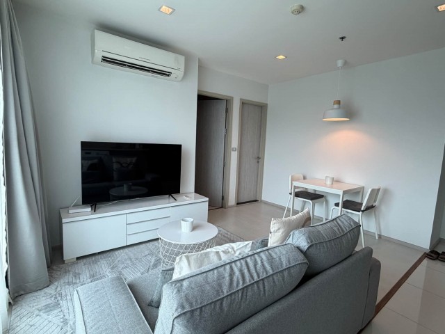 Rhythm Sukhumvit 36-38 for rent 1 Bedroom Corner Unit newly renovated near BTS ThonglorLocation: Rhythm Sukhumvit 36-38, Sukhumvit 36, Khlong Tan, Khlong Toei, BangkokContact Aekachai (Aui)T. 089-799-5598Line ID : @auiauiaui001 (add @ in front)Room details- 1 Bedroom 1 Bathroom- Size 41.5 sq.m.- Floor 14- Corner unit with city view- Newly renovated, fully furnished and ready to move in- Sofa, dining table, refrigerator, washing machine and built in kitchenRental- 30,000 THB per monthNearby- BTS Thonglor- Easy access to Sukhumvit Road and Rama 4Project facilities- Swimming pool- Fitness- Sauna- Rooftop garden- Car parking- 24 hour security, CCTV and key card access- Developer AP Thailand, completed 2016, 25 floors