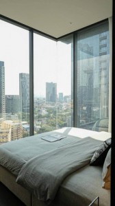 RealEstate 259-10LAVIQ Sukhumvit 57 – คอนโดหรูติด BTS ทองหล่อ ใจกลางย่านไลฟ์สไตล์ระดับโลกขนาดพื้นที่ 115 ตารางเมตรรายละเอียดห้อง3 ห้องนอน 3 ห้องน้ำชั้น 17 วิวโล่ง เงียบ ไม่บังสายตาLayout แยกสัดส่วน ลงตัวทุกฟังก์ชันตกแต่งพร้อมเฟอร์ฯ ระดับพรีเมียมครัว Built-in | ห้องน้ำหินอ่อน | Walk-in  สิ่งอำนวยความสะดวกระดับ 5 ดาวสระว่ายน้ำแบบอินฟินิตี้ พร้อมวิวเมืองห้องออกกำลังกาย | ห้องโยคะ | ห้องสตรีมห้องดูหนัง�
