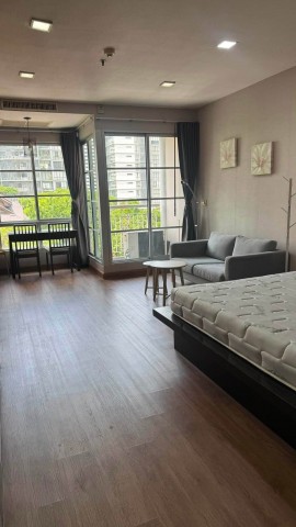 1 Bedroom Condo for Rent at Citismart Sukhumvit 18 near BTS AsokLocation: Citismart Sukhumvit 18, Soi Sukhumvit 18, Khlong Toei, Bangkok 10110Contact Aekachai (Aui)T. 089-799-5598Line ID : @auiauiaui001 (add @ in front)Room details- 1 bedroom 1 bathroom- Size 40 sqm- 6th floor- Fully furnished as in the photos- 45 inch TV, refrigerator, microwave and electric stove- Front load washing machine and water heater- Air conditioning- Ready to move inRental- 28,000 THB per month including common fee and parking- Deposit 2 months and 1 month advance- Contract 1 yearNearby- BTS Asok about 390 m- Terminal 21, Metro Mall and Sunken Plaza nearbyProject facilities- Swimming pool, fitness, sauna and jacuzzi- Squash court- Meeting room and library- Garden- Key card access in lifts- 24 hour security and CCTV- Car parking