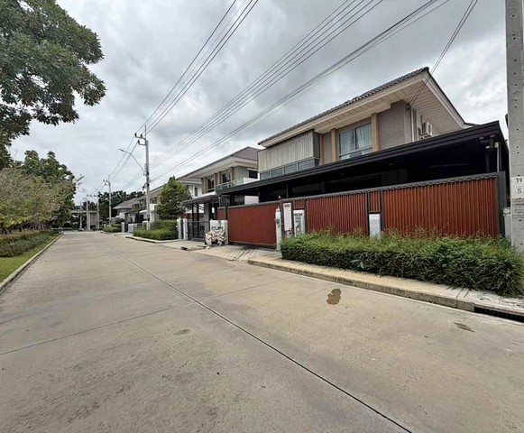 ให้เช่าบ้านเดี่ยว เพอร์เฟค เพลส เฟส 9 Perfect place Phase ซอยลาดกระบัง 203 ติดโรบินสันลาดกระบัง รหัส P781ค่าเช่าราคา 50,000 บาท/เดือน ประกัน 2 เดือน ล่วงหน้า 1 เดือน สัญญาขั้นต่ำ 1 ปีติดต่อ คุณช่อผกา โทร 0616198565 LINE 0616198565สำรอง LINE 0812523279 ส่งลิ้งก์ไว้ได้เลย-ให้เช่าบ้านเดี่ยวเพอร์เฟค เพลส เฟส 9 Perfect place Phase ซอยลาดกระบัง 20/3ติดโรบินสันลาดกระบัง-พื้นที่ใช้สอยประมาณ 220 ตารางเมตร-4 ห้องนอน 3 ห้องน้ำ-ริมถนนเมน โซ�