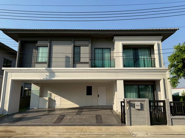 P813 ให้เช่าบ้าน โครงการ บริทาเนีย บางนา ศรีวารี  Britania Bangna-Srivaree ตกแต่งสวยพร้อมเข้าอยู่ค่าเช่าเดือนละ 79,000 บาท/เดือน จากเดิม 89,000 บาทรวมค่าส่วนกลาง อินเตอร์เน็ต WiFi ค่าตัดแต่งต้นไม้ เดือนละ 1 ครั้งเงินประกัน 2 เดือน ค่าเช่าล่วงหน้า 1 เดือนติดต่อ คุณช่อผกา โทร 0616198565 LINE 0616198565สำรอง LINE 0812523279 ส่งลิ้งก์ไว้ได้เลย-ให้เช่าบ้าน โครงการ บริทาเนีย บางนา ศรีวารี  Britania Bangna-Srivaree-ที่ดิน 61 ตร.ว. (แปลงมุม)-พื
