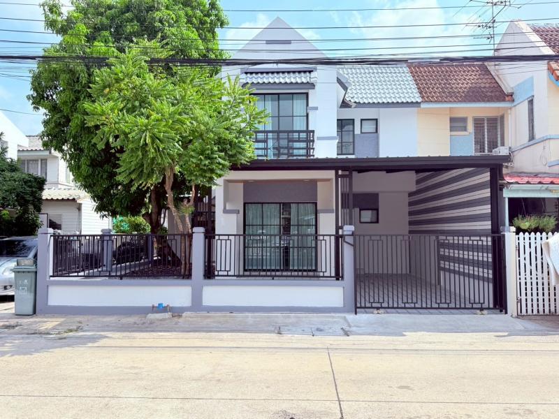 RealEstate 905-  80 พูนสินธานี3 #WAM0693[ขายด่วน] ทาวน์เฮาส์ 2 ชั้น พูนสินธานี 3 เคหะร่มเกล้า (หลังมุม ติดที่กลับรถ)• โครงการ: หมู่บ้านพูนสินธานี 3• ที่ตั้ง: ซอยเคหะร่มเกล้า 64 แขวงคลองต้นนุ่น เขตลาดกระบัง กรุงเทพมหานคร 10520• เนื้อที่ดิน: 30.4 ตารางวาราคาขายสุดพิเศษเพียง 2,990,000 บาท เท่านั้น!โปรโมชั่นพิเศษ: ฟรีค่าธรรมเนียมการโอนกรรมสิทธิ์ทั้งหมด! รายละเอียดอสังหาริมทรัพย์• รูปแบบ: ทาวน์เฮ�