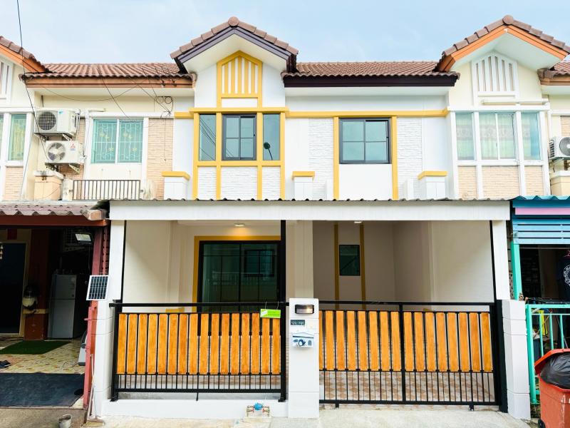 RealEstate 905-  79 พฤกษาวิลล์33 #WAN0180 [ขายด่วน] ทาวน์เฮาส์ 2 ชั้น พฤกษาวิลล์ 33 ปิ่นเกล้า-ตลิ่งชัน (ซอยวัดส้มเกลี้ยง)• โครงการ: หมู่บ้านพฤกษาวิลล์ 33• ที่ตั้ง: ซอยวัดส้มเกลี้ยง ต.ปลายบาง อ.บางกรวย จ.นนทบุรี 11130• เนื้อที่ดิน: 18 ตารางวาราคาขายสุดพิเศษเพียง 2,190,000 บาท เท่านั้น!โปรโมชั่นพิเศษ: ฟรีค่าธรรมเนียมการโอนทั้งหมด! รายละเอียดอสังหาริมทรัพย์• รูปแบบ: ทาวน์เฮาส์ 2 ชั้น• ฟังก์ชัน: 3 ห้อง�