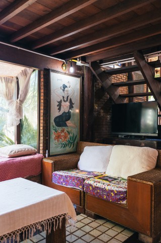 บ้านสวนส่วนตัวริมสายน้ำธรรมชาติ เชื่อมต่อแม่น้ำปิง | #แม่แฝกใหม่ #สันทราย10 ล้านบาท กับพื้นที่แห่งความเป็นส่วนตัวที่หาไม่ได้จากบ้านทั่วไปรายละเอียดทรัพย์ที่ดิน 346 ตารางวาพื้นที่ใช้สอยประมาณ 350 ตร.ม.บ้านพัก 5 หลังห้องน้ำ 5 ห้องครัวแยกเป็นสัดส่วนสายน้ำธรรมชาติเชื่อมต่อกับแม่น้ำปิงสวนร่มรื่น พร้อมต้นไม้ใหญ่ที่เติบโตเต็มพื้นที่ไม่ใช่บ้านจัดสรร และไม่ใช่บ