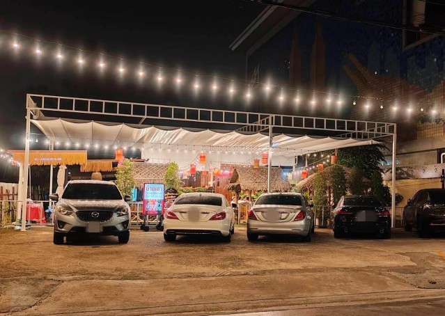 สนใจสอบถามรายละเอียด #นัดเข้าชมร้านคุณโอ๊ต 065-158-5645 เซ้งเพียง 299,000 บ  #ย่านเกษตรนวมินทร์ #ซอยประเสริฐมนูกิจ33 - เหมาะสำหรับทำร้านอาหาร ร้านกาแฟ หรือธุรกิจอื่นได้  #มีรถผ่าน มีที่จอดรถหน้าร้าน 6-7 คัน -หลังคาผ้าใบเปิด-ปิดอัตโนมัติ เพิ่งติดใหม่กว่า 140,000 บ -XX ไม่รวมบ้านทรงไทย XX สิ่งที่จะได้รับ- อุปกรณ์ทำครัว- อุปกรณ์ภาพในร้าน ไม่รวมบ้าน- โต๊ะ 9 ชุด  - ซุ้ม 4 หลัง -ห้องน้ำ 2 ห้อง เซ้
