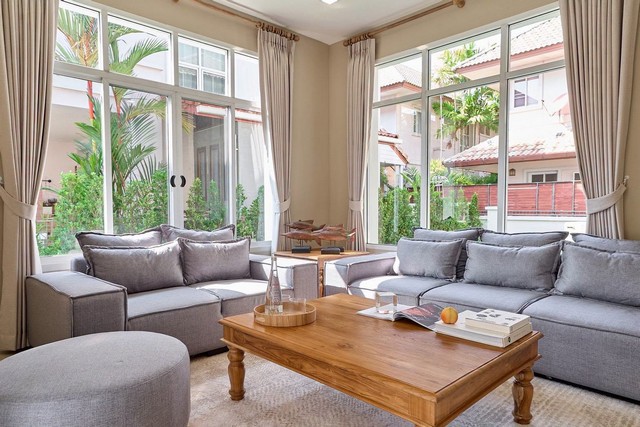 ขาย / เช่า บ้านสวย Tropical Style พร้อมเข้าอยู่หมู่บ้านกุลพันธ์วิลล์ โครงการ 10 เชียงใหม่บ้านเดี่ยว 2 ชั้น สไตล์ Tropical บรรยากาศร่มรื่น ตกแต่งครบ พร้อมเฟอร์นิเจอร์และเครื่องใช้ไฟฟ้า พร้อมเข้าอยู่ทันที เหมาะสำหรับครอบครัวที่มองหาบ้านสวยใกล้เมือง หรือผู้ที่สนใจลงทุนปล่อยเช่าราคาขาย 5.98 ล้านบาท ฟรีค่าโอนกรรมสิทธิ์ ราคาเช่า 55,000 บาท/เดือน- สัญญาเช่าขั้นต่ำ 1 ปี- ประกัน 2 เดือน +