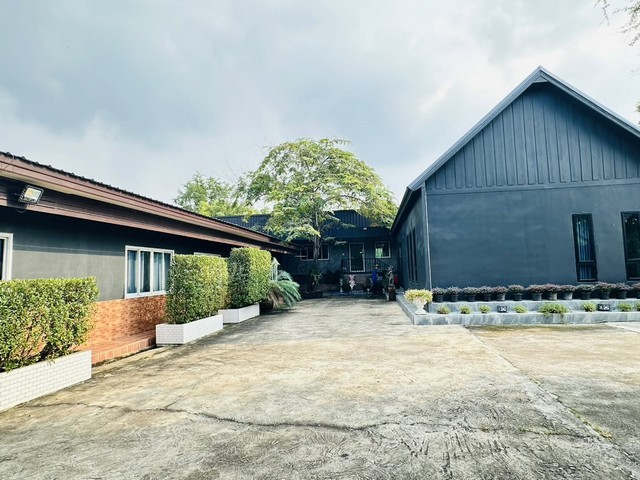 RK01161 โกดัง ออฟฟิศ พร้อมห้องพักคนงาน ที่ดิน 2 ไร่ 1000 ตรม. หนองเพรางาย อำเภอไทรน้อย โกดังเ โซนบางใหญ่ นนทบุรี ที่ตั้ง  ทางหลวงชนบท นนทบุรี 3191 ตำบล หนองเพรางาย อำเภอไทรน้อย นนทบุรี 11140นื้อที่ 2 ไร่ โกดังพื้นที่ 625 ตรม ออฟฟิศ 3 หลัง 332 ตรม.ห้องประชุม 72 ตรม.ห้องสันทนาการ 80 ตรม.บ้านพักพนักงาน (ห้องรวม 60 ตรม. ห้องแยก 2 ห้อง ห้องละ 16 ตรม.)ห้องน้ำบ้านพักพนัก 5 ห้องขาย 26 ล้านบาทเช่า  150,000 บาท / เ