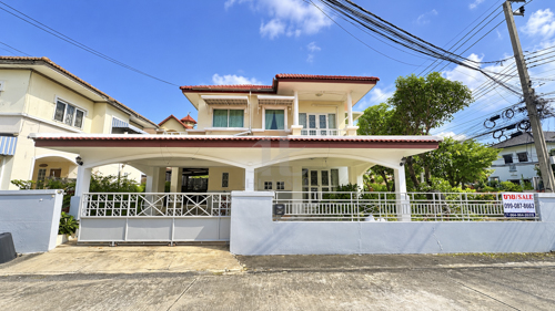 BHL1378บ้านเดี่ยว หมู่บ้าน คุณาลัย บางใหญ่ (หลังมุม)ที่ตั้ง : ตำบล เสาธงหิน อำเภอบางใหญ่ นนทบุรี 11140รายละเอียด - บ้านเดี่ยว 2 ชั้น- เนื้อที่ 59.4 ตร.ว. พื้นที่ใช้สอย 122 ตร.ม.- 4 ห้องนอน 2 ห้องน้ำ - 1 ห้องรับแขก 1 ห้องอเนกประสงค์- 1 ห้องครัว- 2 ที่จอดรถ ต่อเติมด้านหน้าเต็มพื้นที่- แอร์ 5 เครื่อง เครื่องทำน้ำอุ่น 1 เครื่อง- มุ้งลวด /เหล็กดัด / ปั๊มน้ำ / แท็งก์น้ำ - หน้าบ้านหันทิศใต้สิ่งอำนวยค�