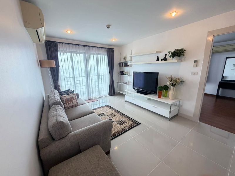 TEL:088-559 5199 คุณเอLine:https://line.me/ti/p/C0eGe0whLXขาย Golden Coast Condo Phase 2 ห้องหัวมุม วิวทะเลคอนโดห้องใหญ่ วิวสวย เป็นส่วนตัว เหมาะสำหรับอยู่อาศัยเองหรือซื้อไว้เป็นห้องพักผ่อนใกล้ทะเลราคาขายเพียง 3,990,000 บาทราคาขายต่ำกว่าราคาประเมินอาคาร B ชั้น 8 วิวทะเลขนาด 81 ตร.ม.2 ห้องนอน 2 ห้องน้ำห้องหัวมุม เพิ่มความเป็นส่วนตัวจุดเด่น- ห้องขนาดใหญ่ พื้นที่ใช้สอยกว้างขวาง- ห้องหัวมุม เหมาะสำหรับผู้ที่ต้องกา�