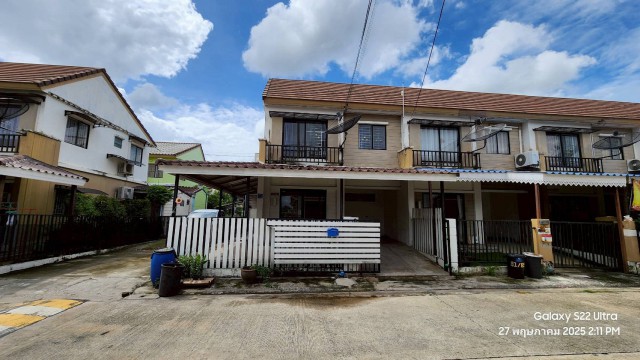 AOM 3243ให้เช่า 16,500บาท ต่อเดือน พร้อม 23-11-2026 บ้านมุม กว้าง พฤกษา 58/2 ลาดกระบัง 54 บ้านมุม มี 3 ห้องนอน 2 ห้องน้ำ เฟอร์นิเจอร์ครบทั้ง 3 ห้อง แอร์ 4 ตัว พร้อมอินเตอร์เน็ต+650 wifiรับสัตว์เลี้ยง ไม่เกิน4ตัว และห้ามมีกลิ่นเหม็น ไม่งั้นไม่คืนคั้มปนะกันไม่รับ จดทะเบียน และไม่รับหักภาษีติดต่อขอรูปและรายละเอียดเพิ่มเติม  สนใจนัดชมสถานที่จริงContact  TEL/LINE คุณต๋อม 081-925-2443          TEL/LINE        086-542-7078WhatsApp : +66 81 925 2443อ