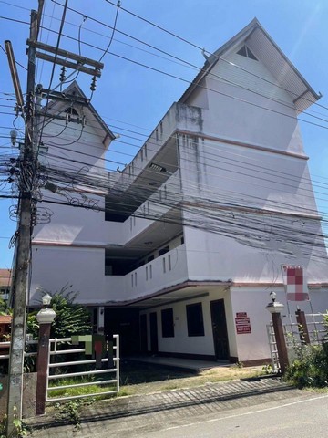 #โซนเจ็ดยอด ขาย 14.5 ล้าน หอพัก 23 ห้อง | #เมืองเชียงใหม่หอพักสูง 4 ชั้นจำนวน 23 ห้องที่ดิน 103 ตารางวาค่าเช่าเพียง 2,000 กว่าบาท/ห้อง/เดือนผู้เช่าส่วนใหญ่เป็น นักศึกษา ทำเลเหมาะกับตลาดเช่าระยะยาวรายได้ประมาณ 400,000 บาท/ปีขึ้นไปราคาขาย 14.5 ล้านบาททำเลเจ็ดยอด อำเภอเมืองเชียงใหม่ห่างจาก Seven Stars Condominium เพียง 100 เมตรเหมาะสำหรับผู้ที่มองหาอสังหาริมทรัพย์เพื่อการลงทุนในเมืองเชียงใหม�