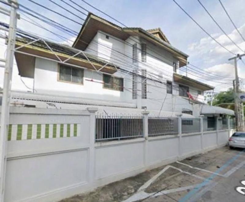 RHT2820ให้เช่าบ้านหลังใหญ่ หลังมุม จดทะเบียนบริษัทได้ ซอย 20 มิถุนา  ใกล้ MRT สุทธิสาร และ MRT ห้วยขวาง รถไฟฟ้าใต้ดิน สายสีน้ำเงินเนื้อที่ 60 ตรว. พื้นที่ 500 ตรม. 4ห้องนอน 4ห้องน้ำ  จอดรถ 4 คันสนใจติดต่อคุณเจี๊ยบ 092-851-6969Line:keti2522**จดทะเบียนบริษัทได้**ราคาเช่า  55,000 บาท ประกัน2 ล่วงหน้า1 สัญญาขั้นต่ำ1 ปี ซอย 20 มิถุนา  แขวงสามเสนนอก เขตห้วยขวาง กรุงเทพมหานคร 10310รายละเอียดห้องรับแขกห้องนั่งเล�