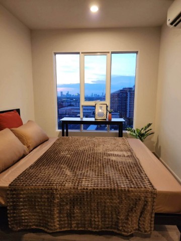 Regent Home Bangna Condo for Rent 1 Bedroom Tower A 16th Floor Open ViewLocation: Regent Home Bangna, Sanphawut Road, Bang Na, Bangkok, near BTS Bang NaContact Aekachai (Aui)T. 089-799-5598Line ID : @auiauiaui001 (add @ in front)Room details- Tower A, 16th floor, open city view- Size 28 sq.m.- 1 bedroom, 1 bathroom, bedroom separated by sliding glass partition- Fully furnished: sofa, dining table, bed with 5 ft mattress, wardrobe, double layer curtains- Appliances: 2 door refrigerator, Smart TV, 2 air conditioners, microwave, water heater, 12 kg washing machineRental- 11,000 THB per monthNearby- BTS Bang Na- Sukhumvit Road, Bangna-Trad Road and Bangna ExpresswayProject facilities- Swimming pool- Fitness center- Garden- Co-working space- 24 hour security- Car parking