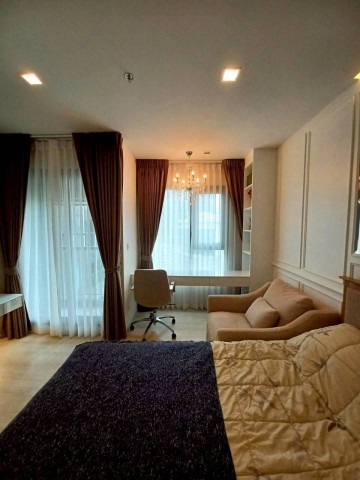 Life One Wireless 17th Floor Corner Unit Fully Furnished Near BTS PloenchitLocation: Life One Wireless, Witthayu Road (Wireless Road), Lumphini, Pathum Wan, BangkokContact Aekachai (Aui)T. 089-799-5598Line ID : @auiauiaui001 (add @ in front)Room details- 1 bedroom 1 bathroom, 29 sq.m.- 17th floor, corner unit- Kitchen separated from the bedroom- Full built-in, fully furnished with electrical appliances- Available from 26 November 2026Rental- For rent- Rent 22,000 THB per month- Parking availableNearby- Shuttle service to BTS Ploenchit- Central Chidlom- Central Embassy- Easy expressway accessProject facilities- Swimming pool- Fitness- Garden- Shuttle service